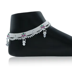 Delicate Silver Payal with Elegant Flower Patterns