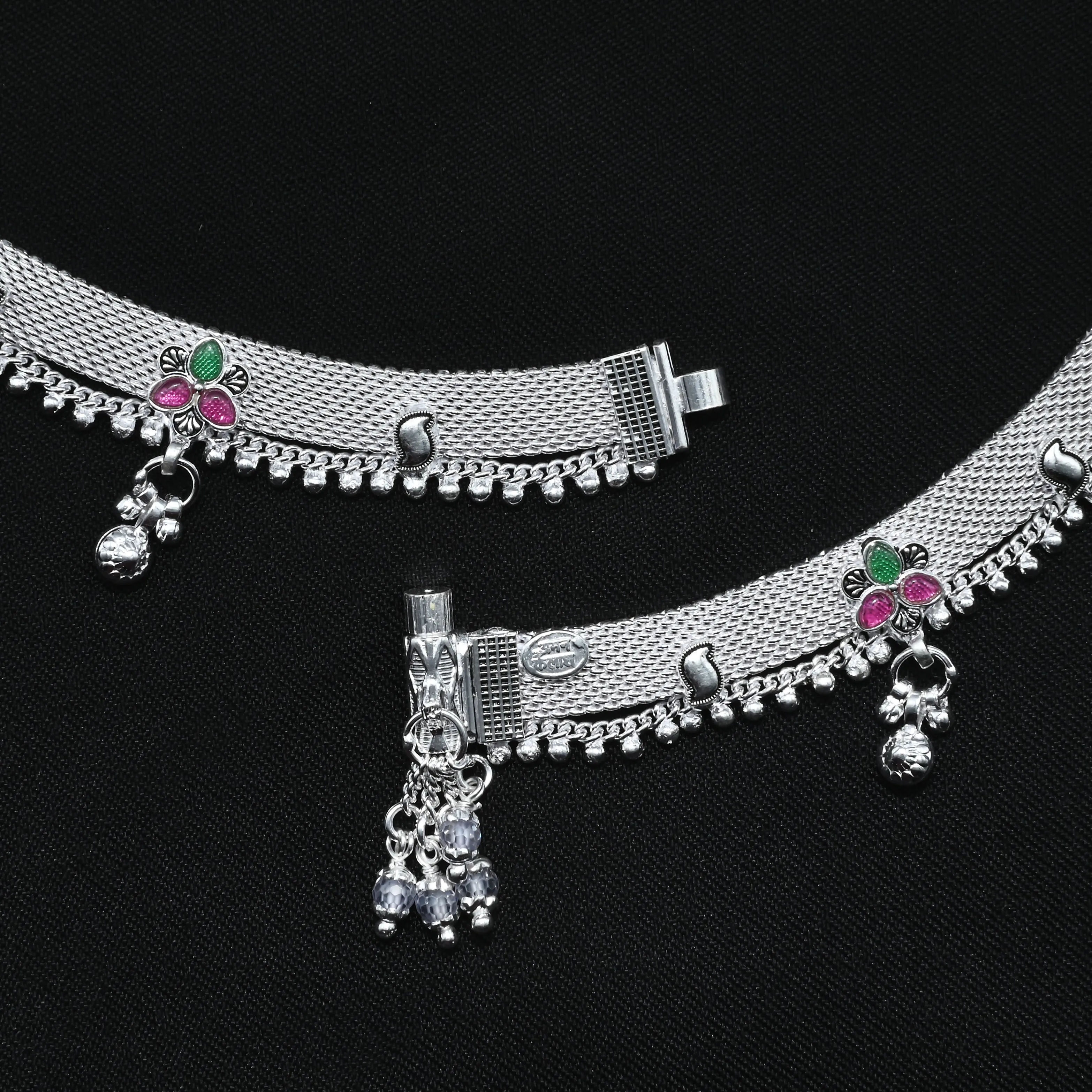 Delicate Silver Payal with Elegant Flower Patterns