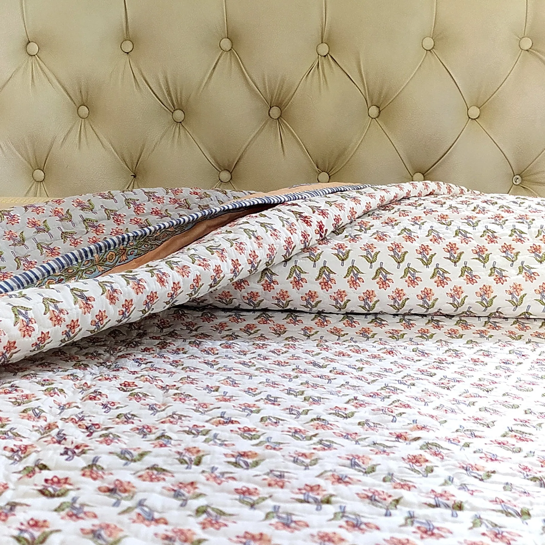 Reversible Cotton Comforter, Bedspread, Quilt Block Printed With Peach & Green Floral Prints - L 260 cm x W 215 cm
